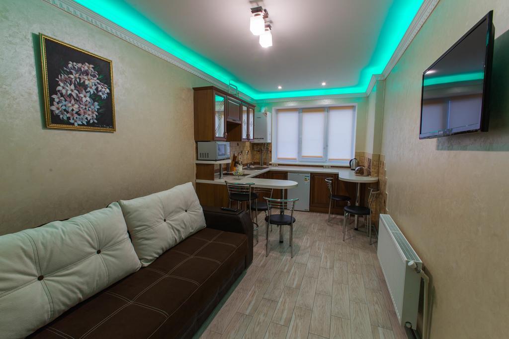 Modern apartment on Akademika Sakharova 27a Ivano-Frankivsk Exteriör bild
